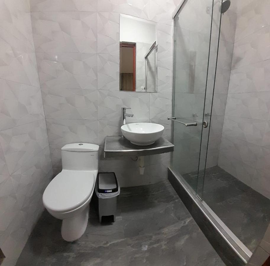 Ronald Hotel Churin Luaran gambar